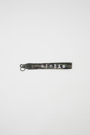 Young & Reckless Mens Camo Lanyard Keychain