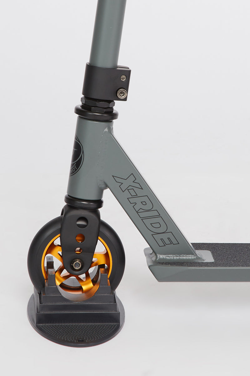 Pivot X-Ride Grey & Orange Scooter